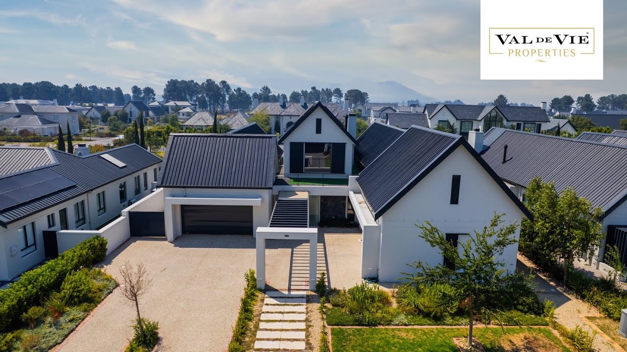 Extraordinary Four-Bedroom Entertainers Home | For Sale | Val de Vie Properties