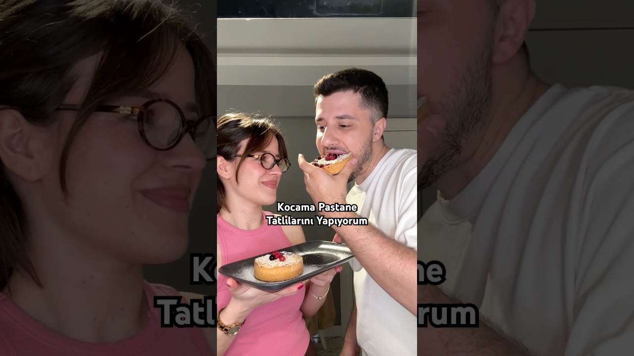 Orman meyveli turta ince &ccedil;izgidir 🥧 yanına dondurma ile servis ederseniz birde of diyorum 🍨🤤
