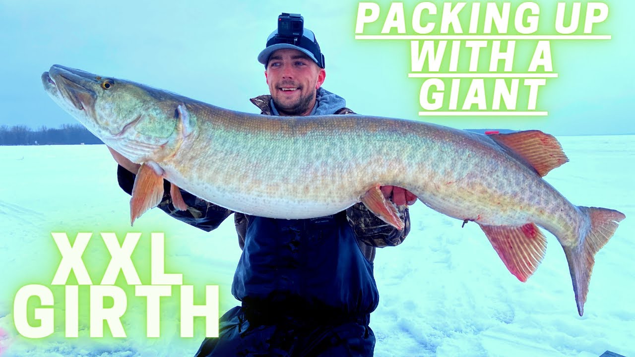 Ice fishing Extreme XXL Musky ( How I Set up & Place my Tipups)