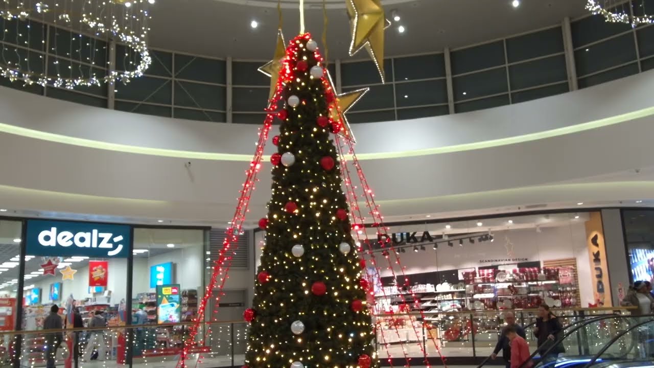 Świąteczna choinka w galerii Amber w Kaliszu / Christmas tree at the Amber gallery in Kalisz