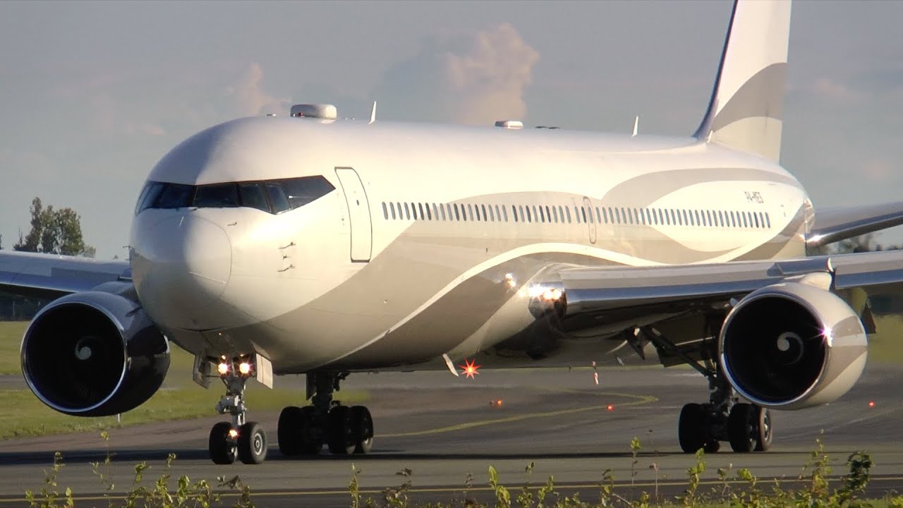 Roman Abramovich Boeing 767-33A(ER) - 