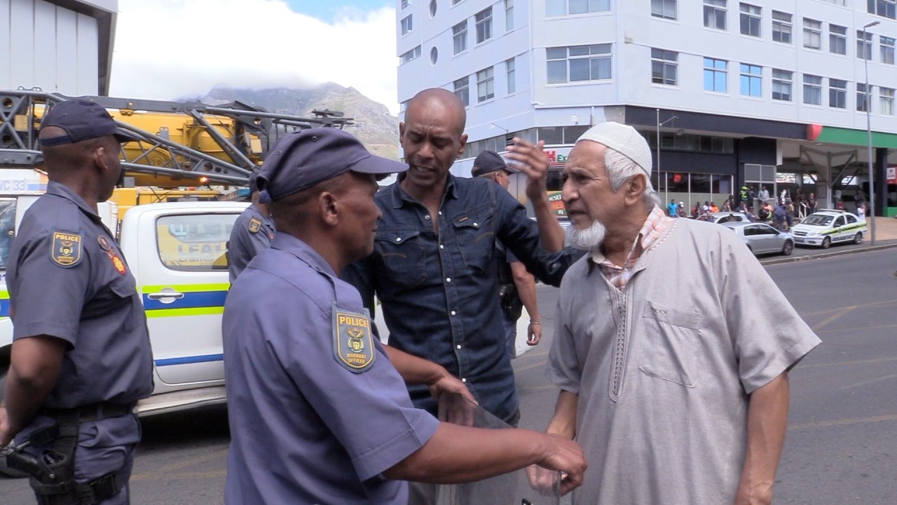 Bo Kaap residents clash with police over property development | Archives