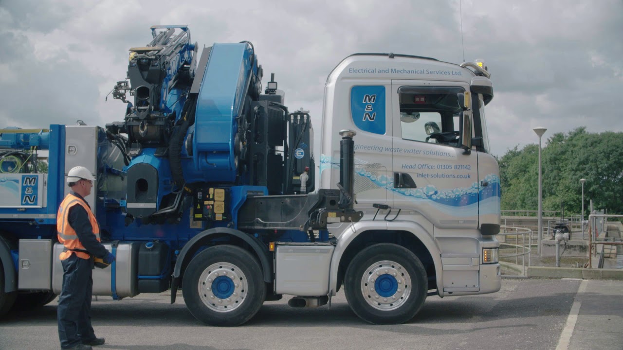 M&N Lorry Mounted Crane
