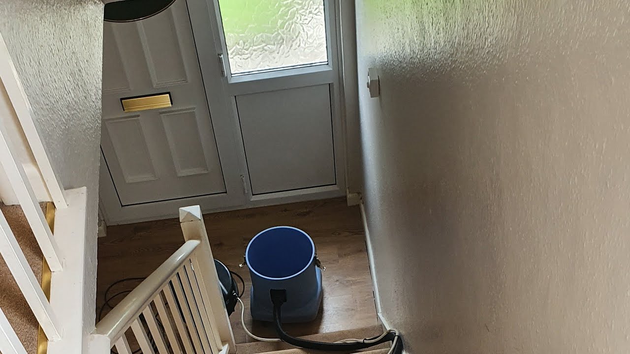 Numatic  ctd570  hi and lo  1994 carpet cleaner  cleaning  stairs