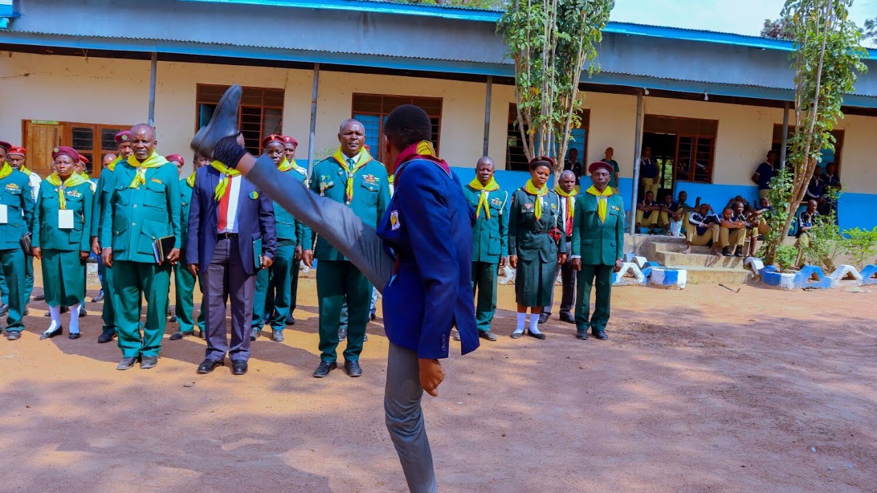 UTAPENDA VIJANA WALIVYO PIGA GWARIDE MBELE YA MGENI RASMI(SHINYANGA AMBASSODOR CLUB DRILLS MATCHING)