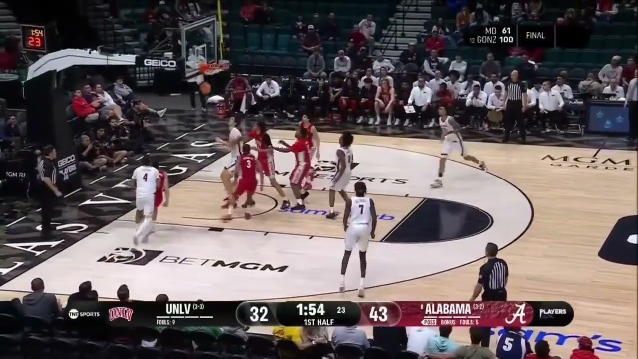 Aden Holloway vs UNLV (26 PTS, 4 AST, 4 REB, 1 OREB, 9-14 FG, 5-6 3FG, 3-3 FT, 25 MIN, +34)