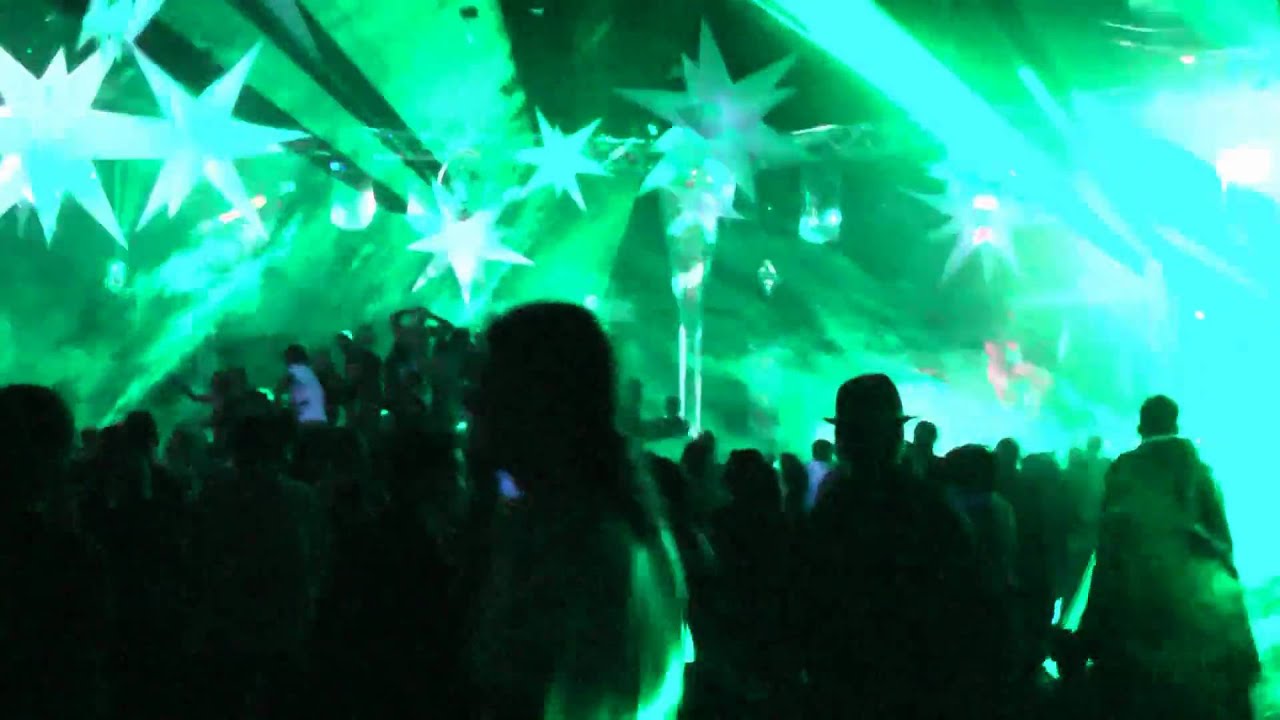 VuuV 2009 Main Floor Lasershow HD Part1
