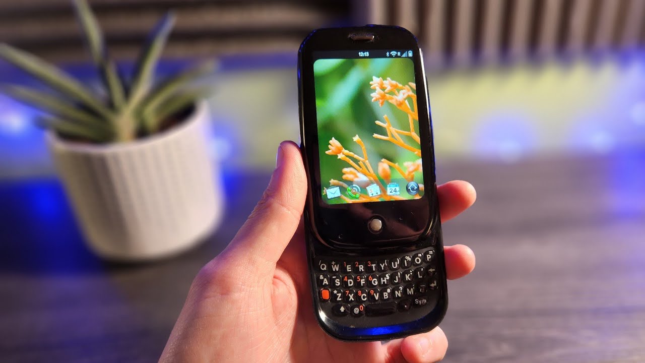 This was my first smartphone | Revisiting the Palm Pre in 2023