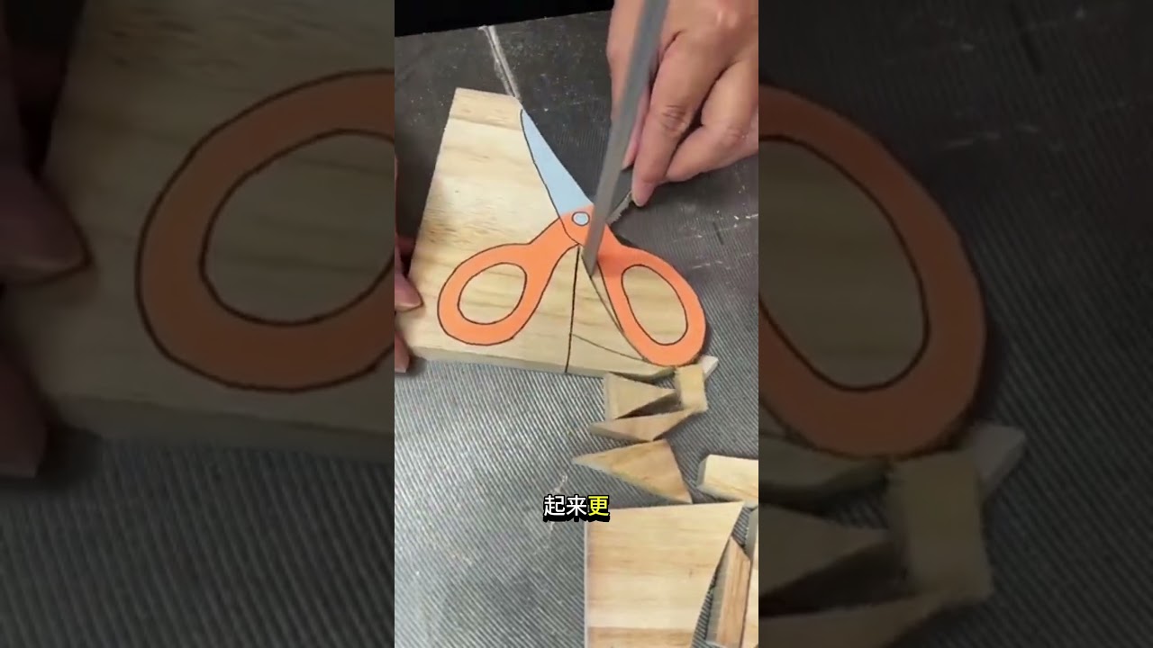 &ldquo;爸爸在毁掉她的杰作吗？等到结局吧！✂️🎨&rdquo;