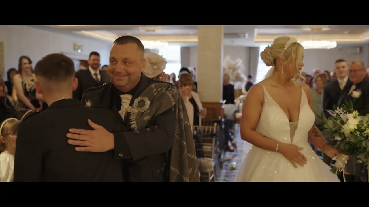 Carolyne + Jamie // Busby Hotel