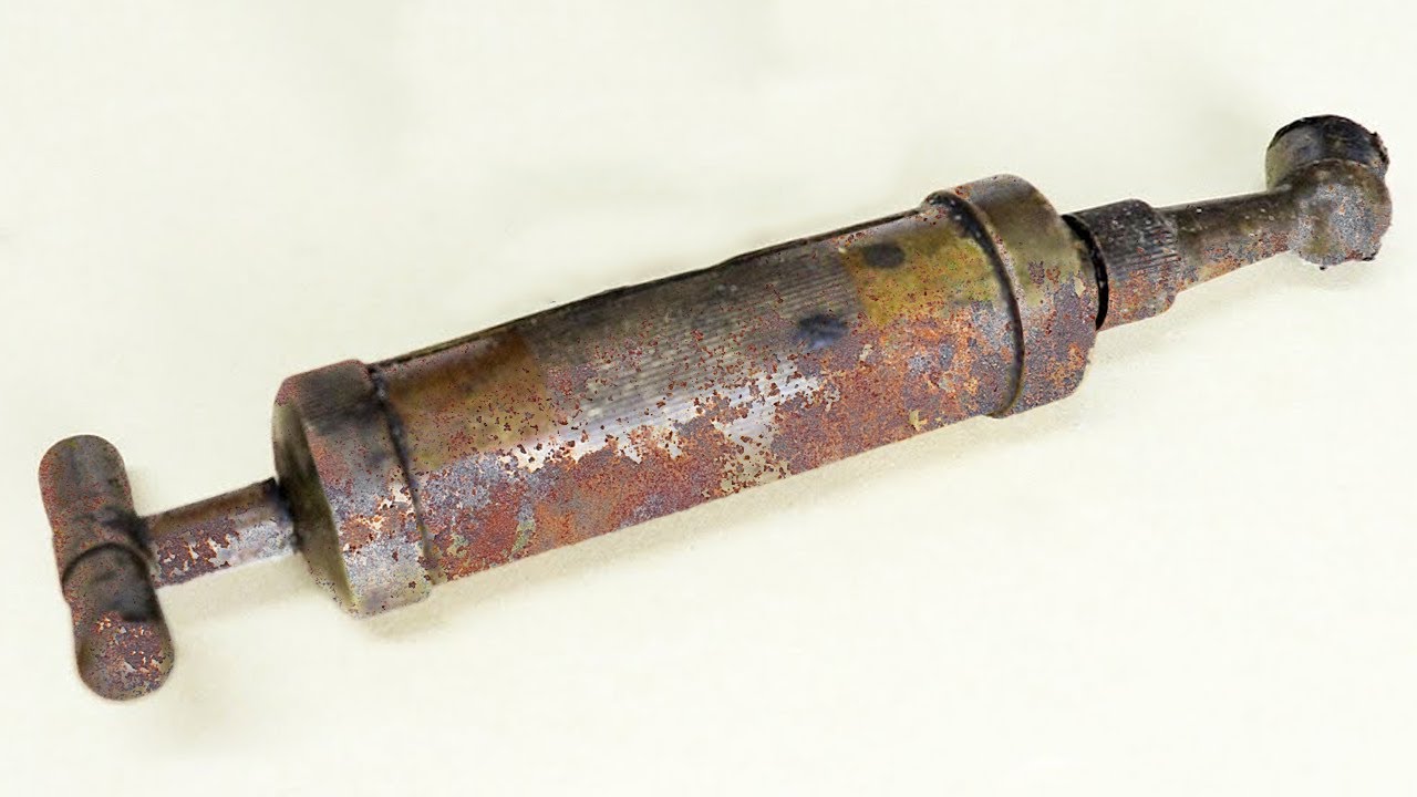 Restoring The Smallest Grease Gun In The World