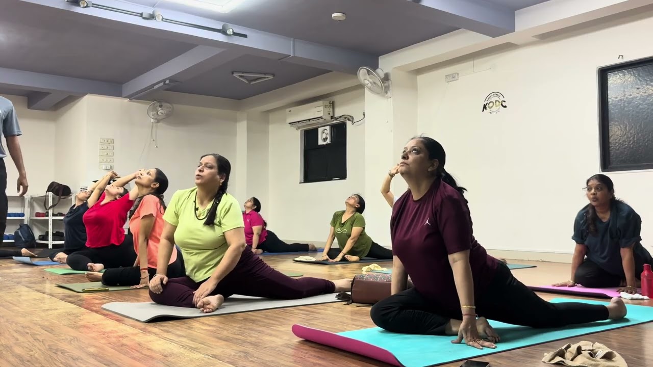 Morning Stretch Yoga – Start Your Day with Energy & Positivity💪