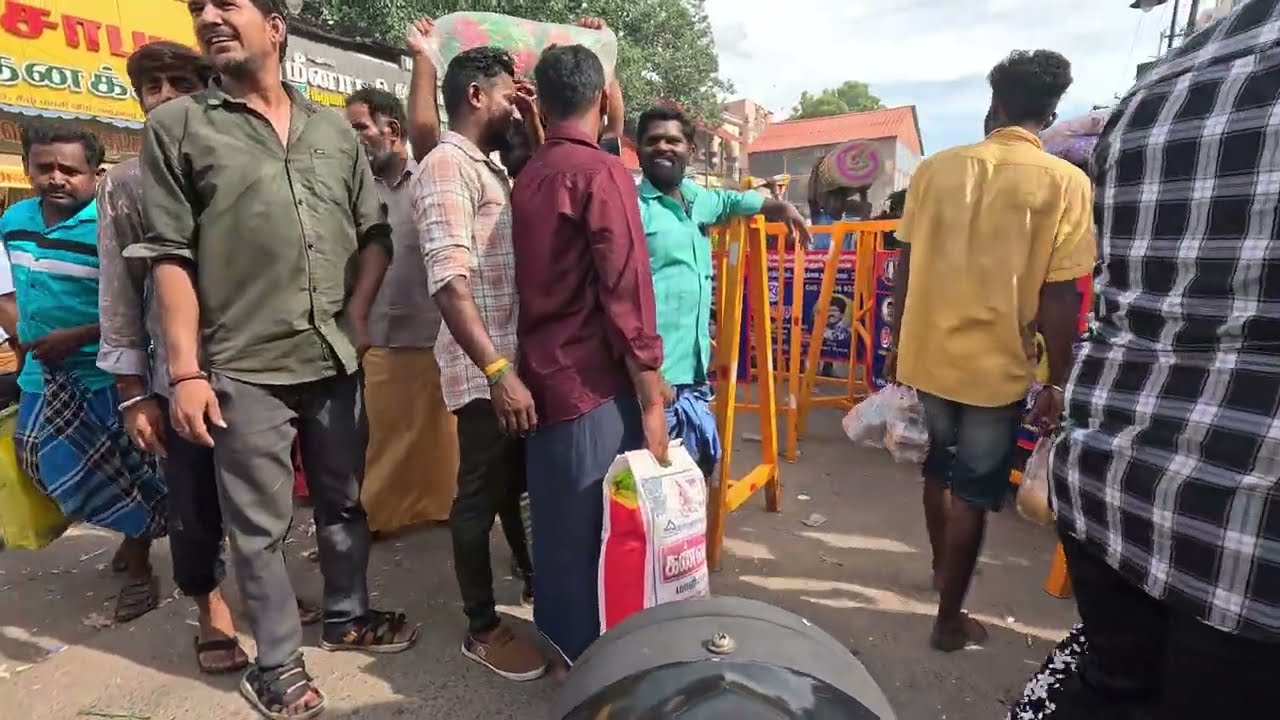 Crowd Shopping tiny roads