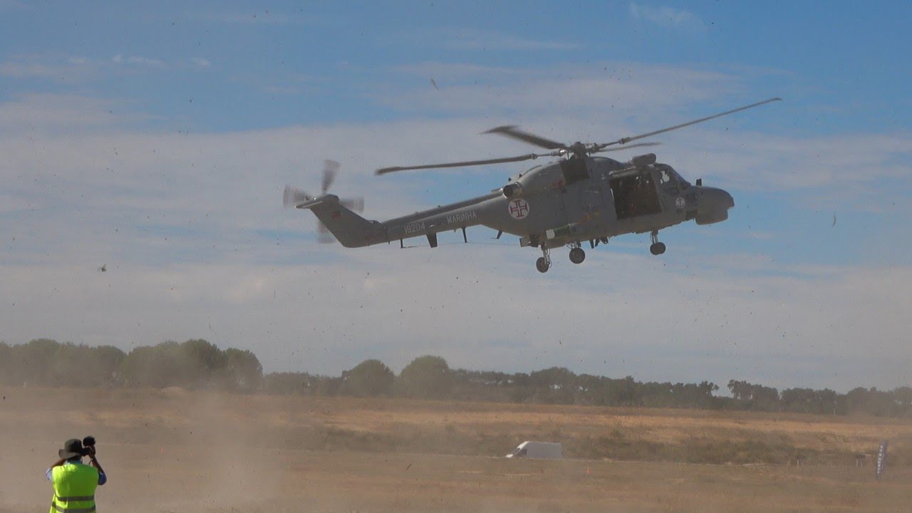 Navy helicopter Super Lynx MK95A MAKES an AMAZING demonstration