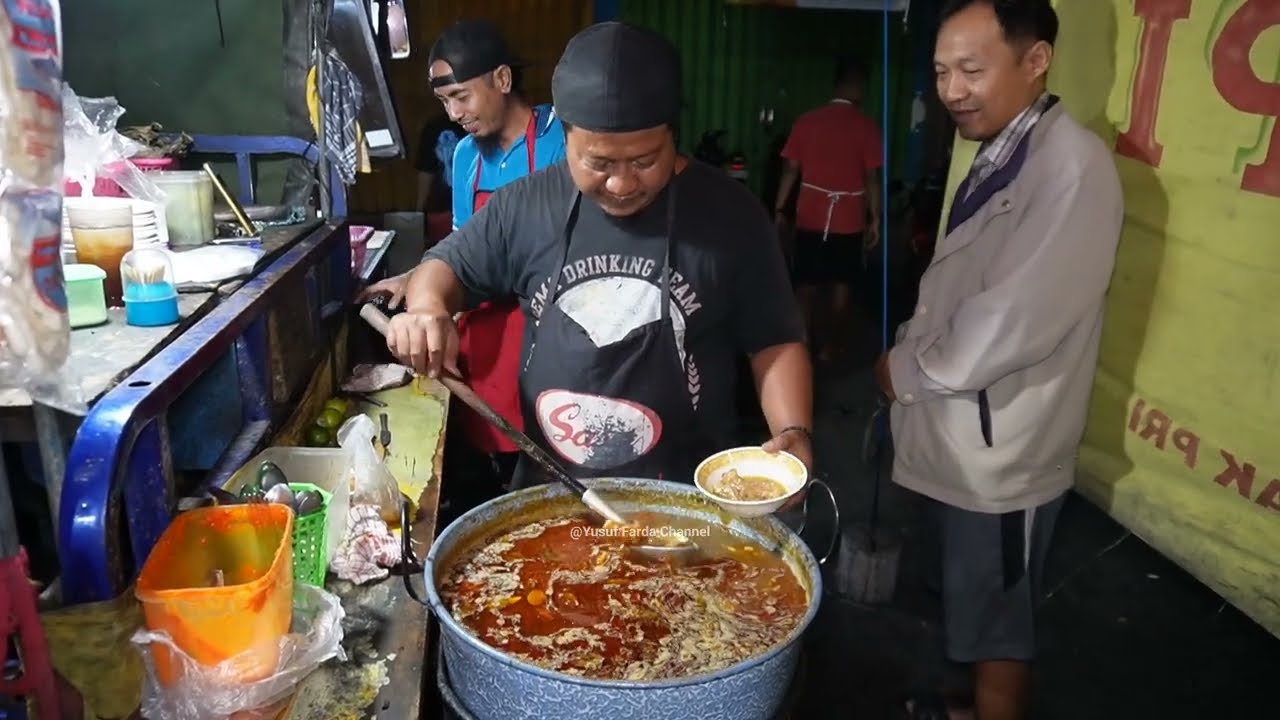EDAN! 5 EKOR SAPI LUDES TIAP HARI! LONTONG KIKIL SAPI PAK PRI PALING ENAK DAN VIRAL DI MALANG