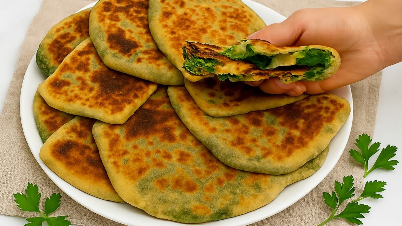 Ricetta mediterranea che tutti ameranno, Pane sfoliato ripieno alle spinaci/formaggio fatto in casa