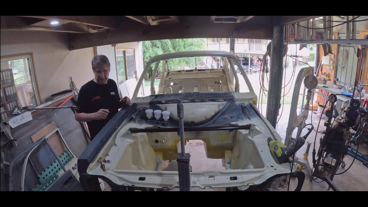 Mk2 Ford Escort RS2000 Restoration Video 28