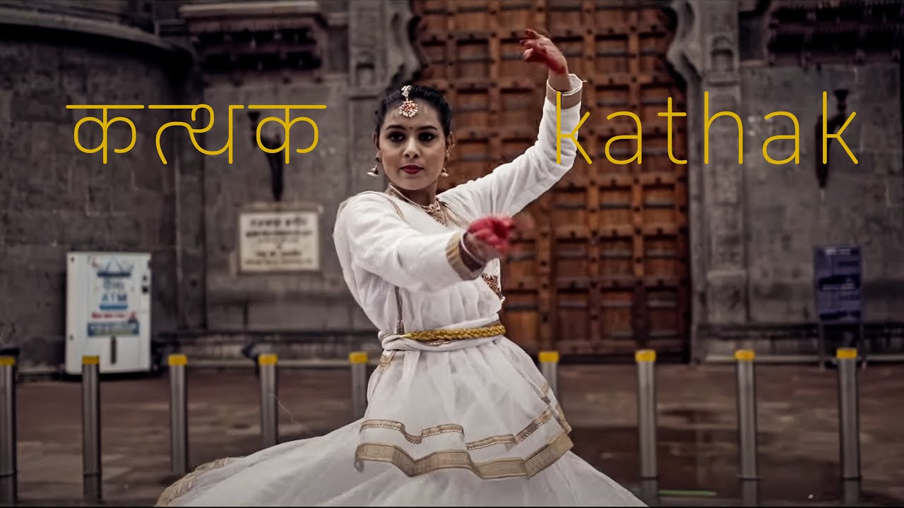 Kathak Enchantment: Rajwada Indore, dark cinemetic look, color grade, shoot with sony A7miv
