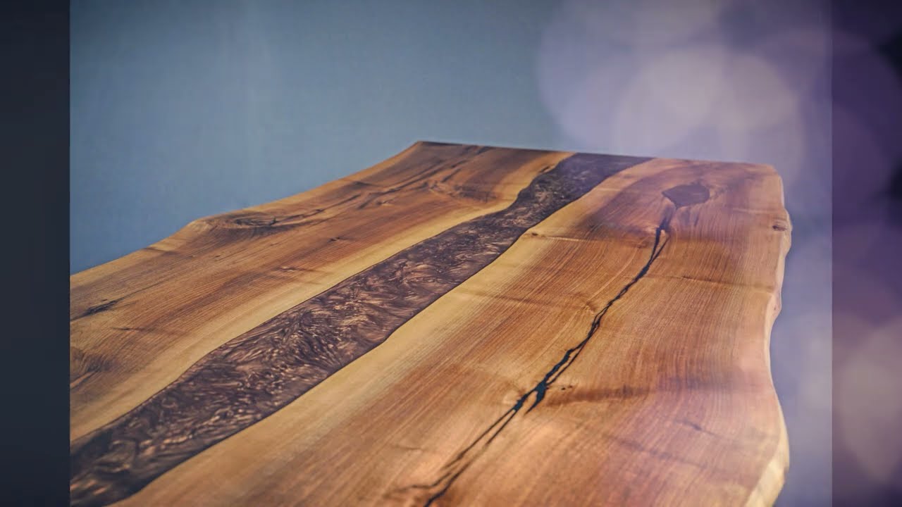 NUSSER - Massivholztisch aus ged&auml;mpfter Nussbaum mit kupfernem Epoxidharz