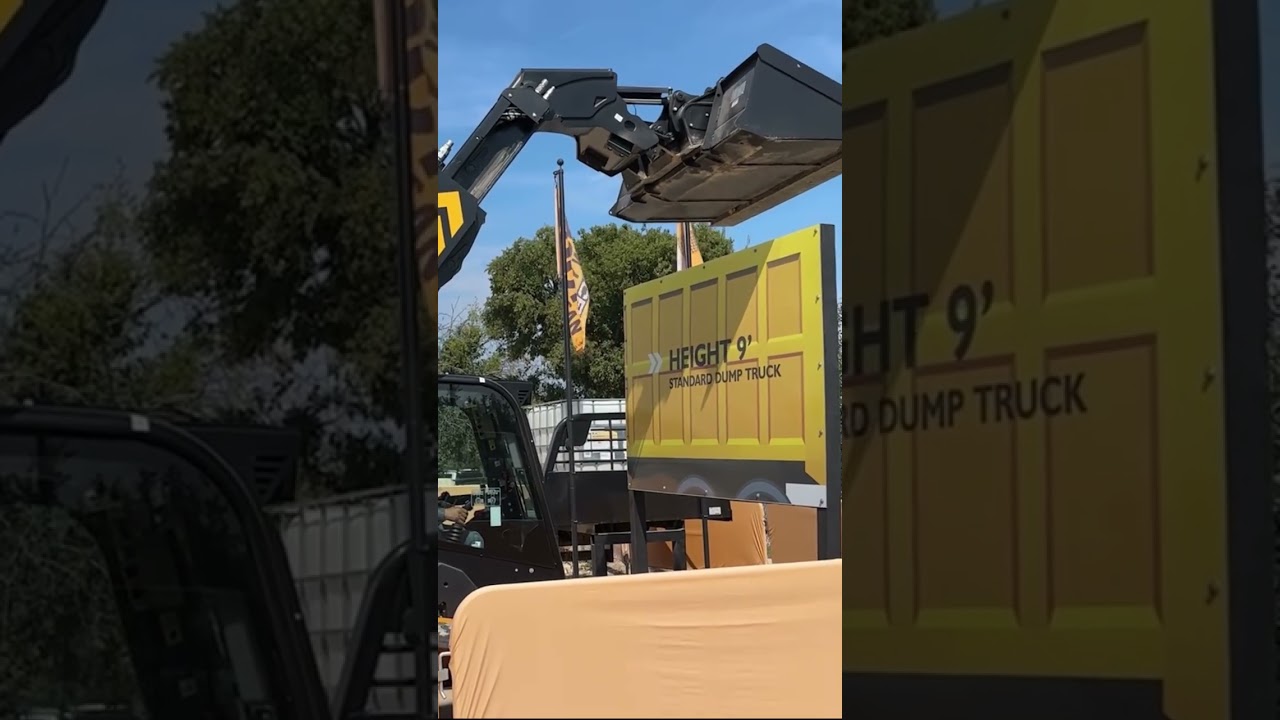 This isn&rsquo;t your average skid steer - this is the JCB #Teleskid