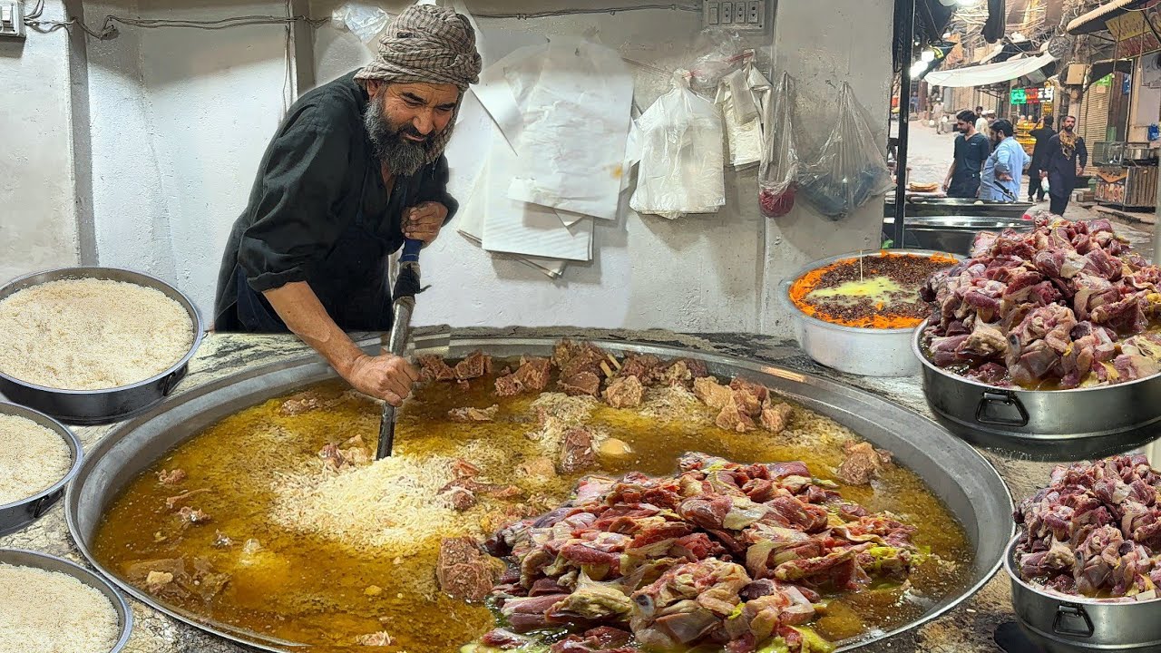 100% AUTHENTIC 🤫 HUGE SIZE FULL RECIPE | AFGHANI BANGASH KABULI PULAO | MEAT PULAO PESHAWAR PAKISTAN