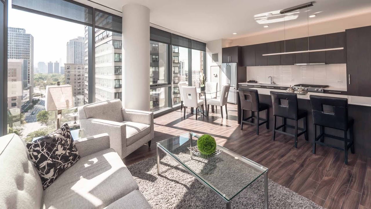 A luxury 2-bedroom, 2-bath plus den at Lakeview's new 2950 North Sheridan