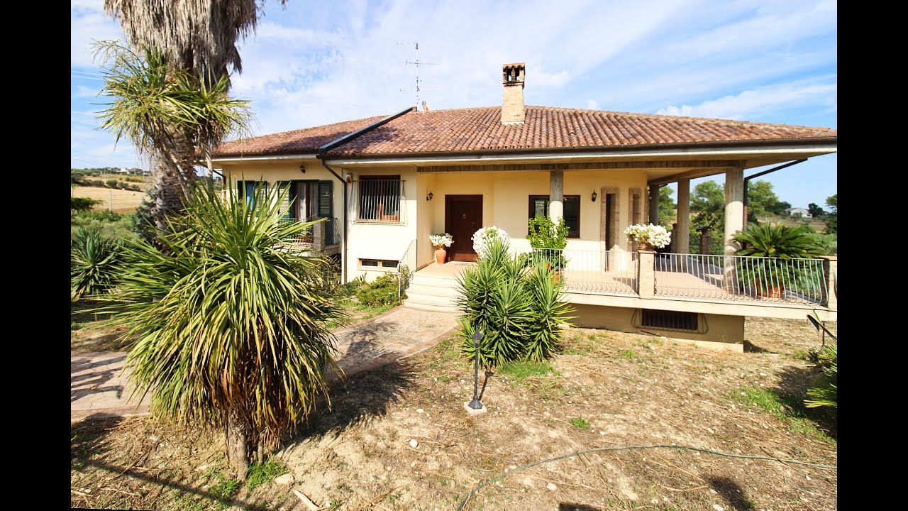 Villino con terreno agricolo.