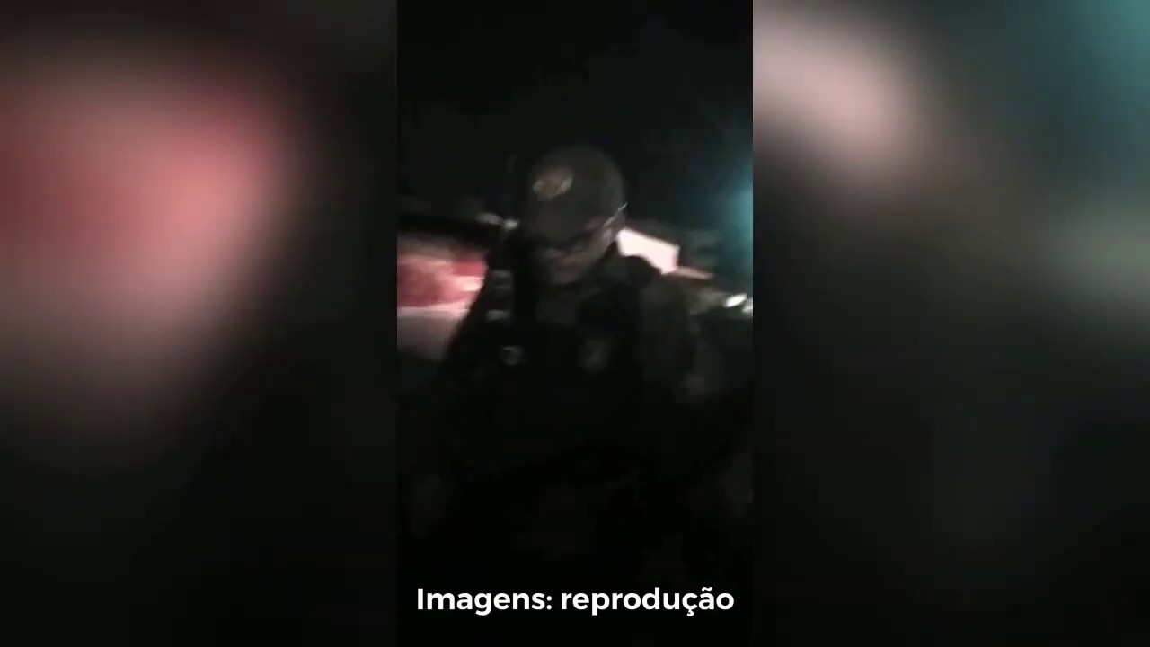 Policiais civis e militares se desentendem e apontam armas uns para os outros