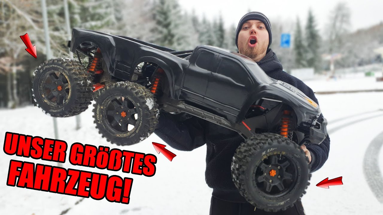Wir VERWANDELN 2 riesige RC AUTOS in einen GIGANTISCHEN 6x6 MONSTER TRUCK und DRIFTEN im SCHNEE!