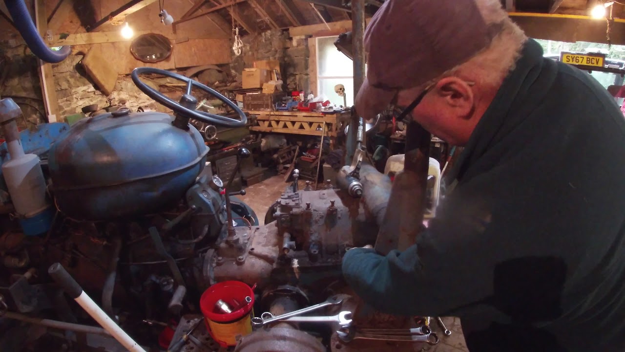 Fordson Major rear end strip down part 2