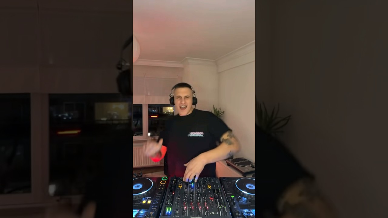 FLASH MOMENT | TELL ME WHY! ⚒️ #hardgroove #armyofleeroy #techno