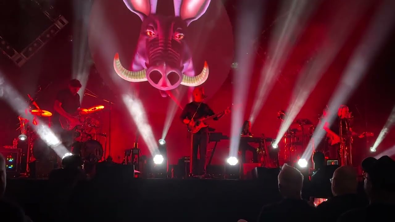 Brit Floyd - Pigs (Three Different Ones) (Pink Floyd) - 7-13-2025 - Henderson, Nevada
