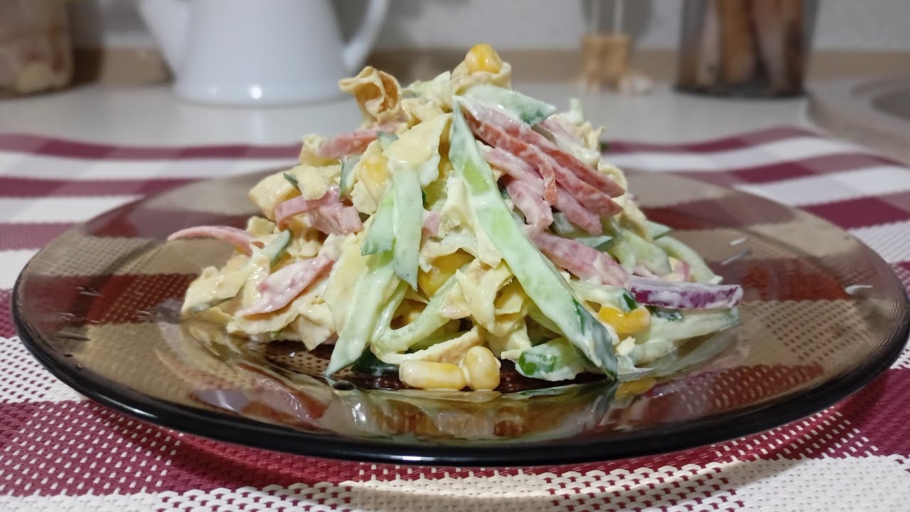 Салат  с Яичными БЛИНЧИКАМи и Кукурузой