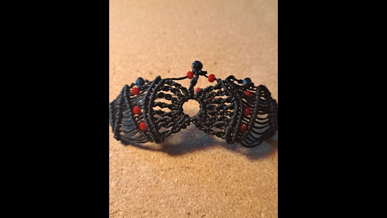 #macramebracelets #tutorialbracelet #tutorialmacrame #blackbracelet #cuffbracelet #gothbracelet #diy