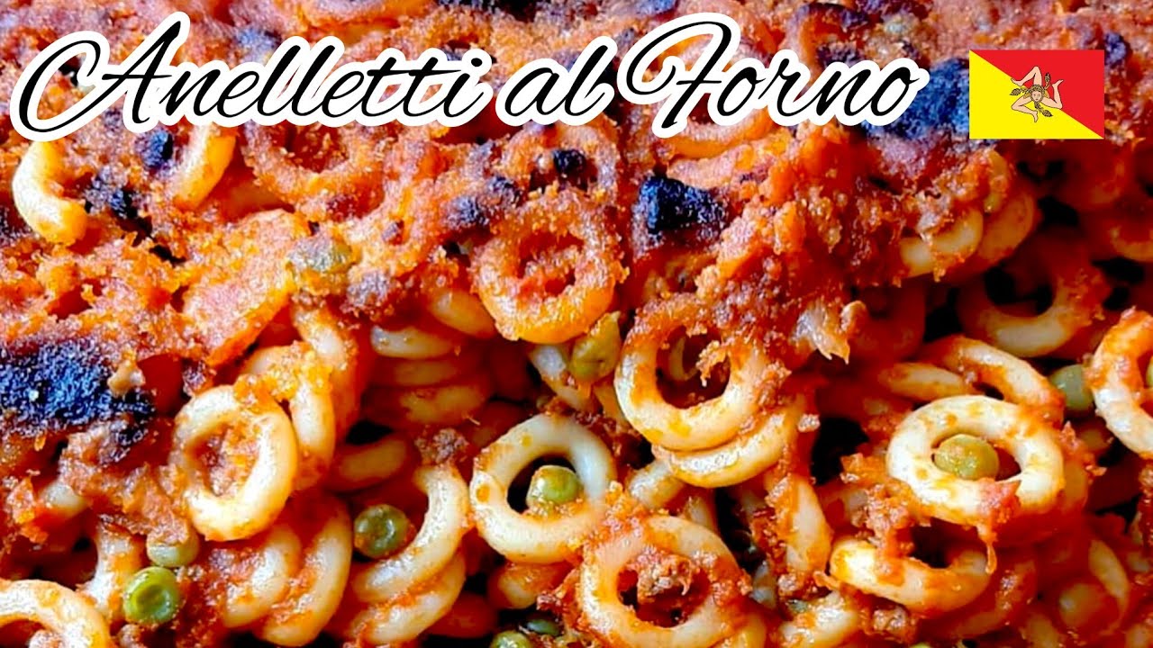 Anelletti al Forno . Piatto tipico Palermitano