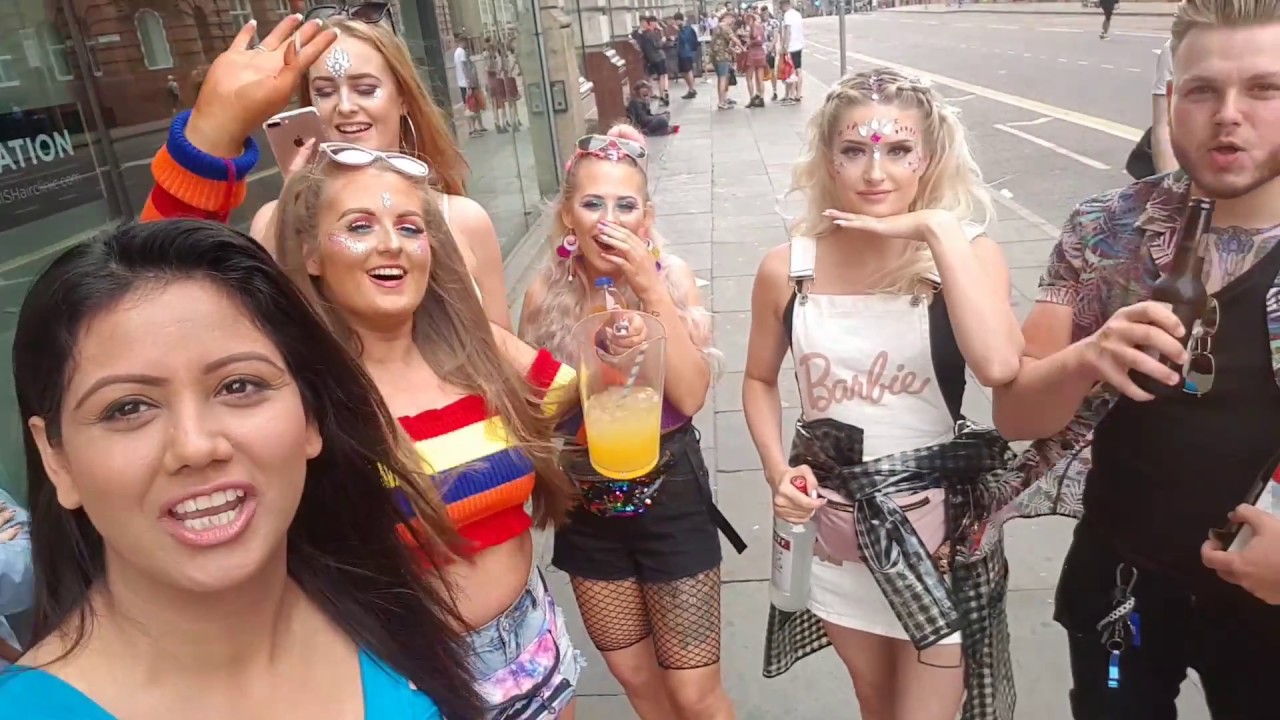 Cabin Crew/Air hostess travel to Manchester UK -Mamta Sachdeva