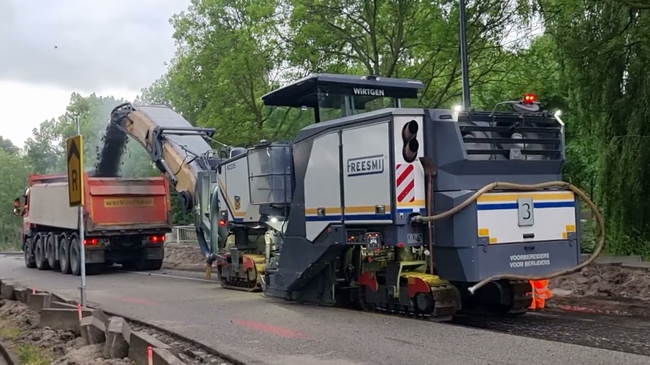 💥Deel3💥 Freesmij. AsfaltFrezen.💥🛣🚧⛔️🛑👷‍♂️ Bij De. Doctor Lelylaan. in Leiden.  Freeswerkzaamheden