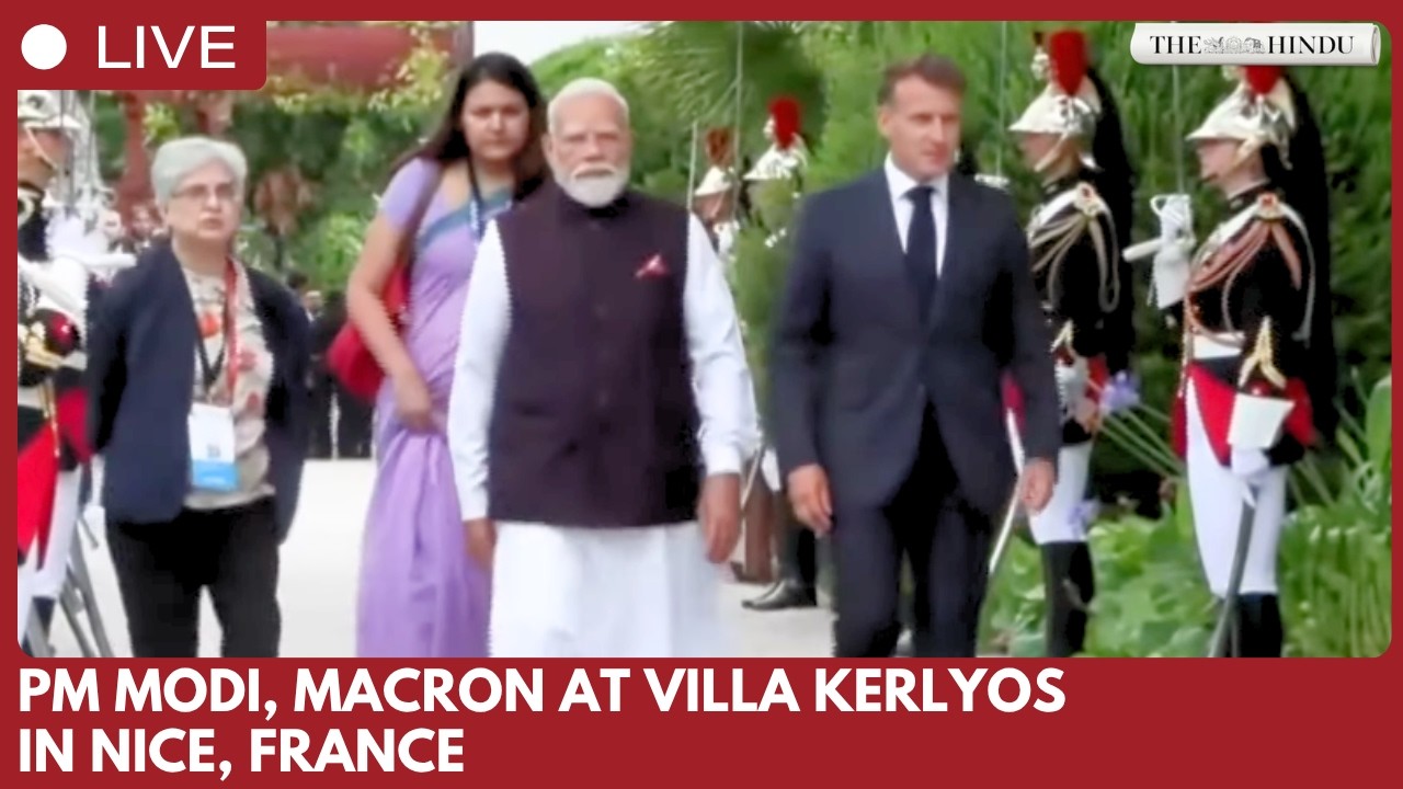PM Narendra Modi interacts with French President Emmanuel Macron at Villa K&eacute;rylos in Nice