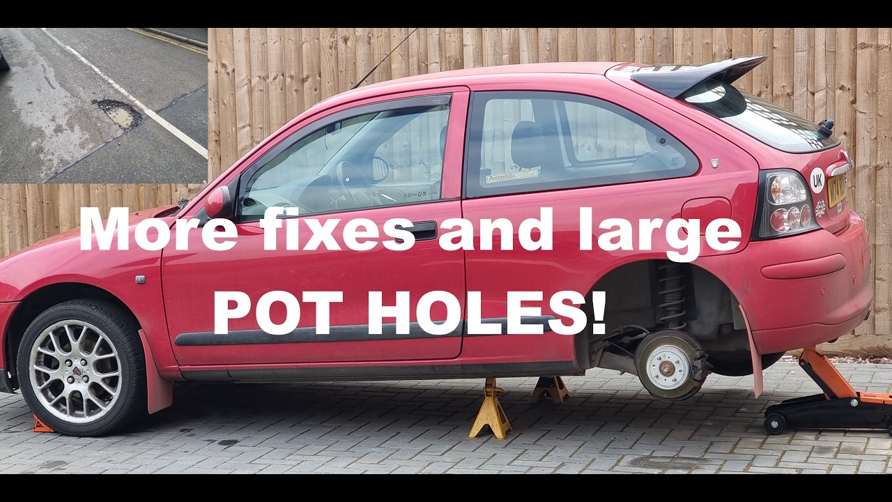 Ремонт проколотой шины и демонстрация количества выбоин на одной улице.