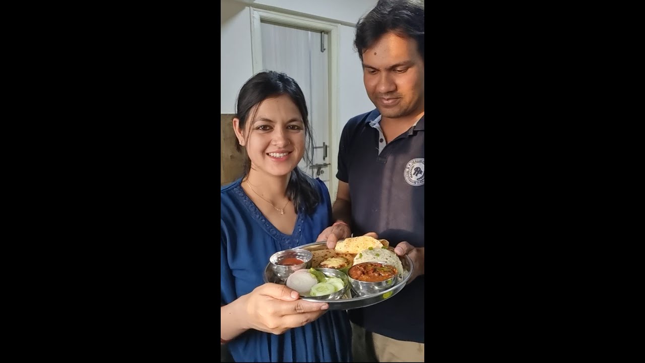 आज बनाया हस्बेंड और मैंने मिल कर स्पेशल लंच थाली|🥰 Rajma,Stuffed Shimla Mirch,Jeera Rice, Pratha