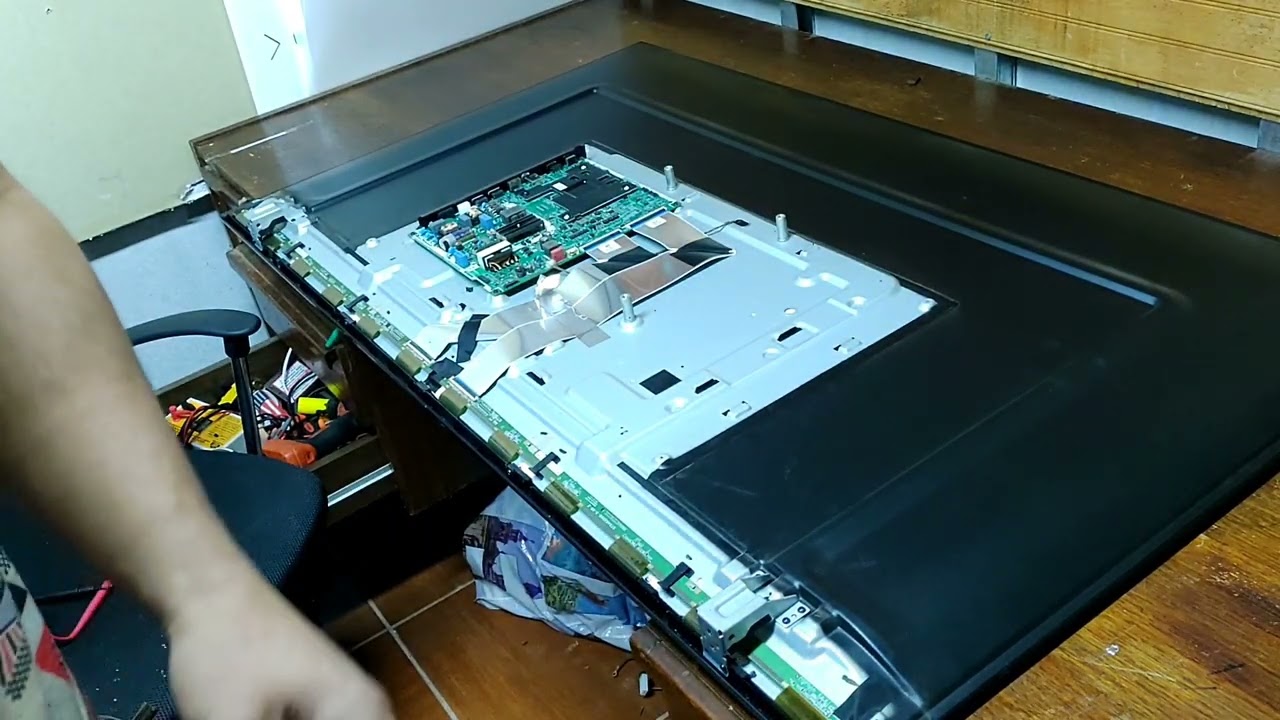 REPARACIÓN DE TELEVISOR SAMSUNG MODELO UN55NU7095G NO TIENE ILUMINACIÓN PANTALLA OSCURA PASO A PASO