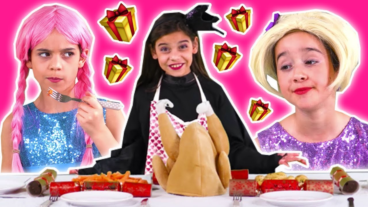 PRINCESS CHRISTMAS LUNCH 🦃 Malice Cooking Pranks + Gifts! - Princesses In Real Life | Kiddyzuzaa
