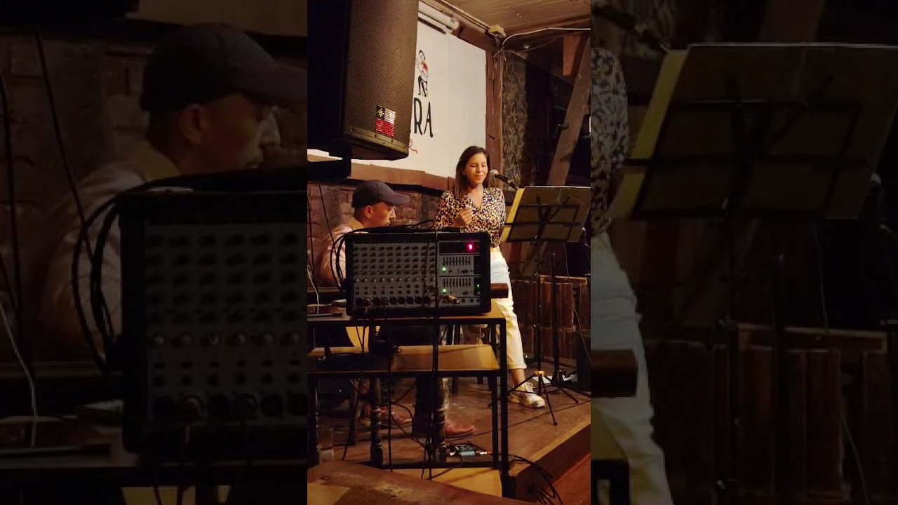 Una de esas noches sin final, de Javier Limón, compositor español. 