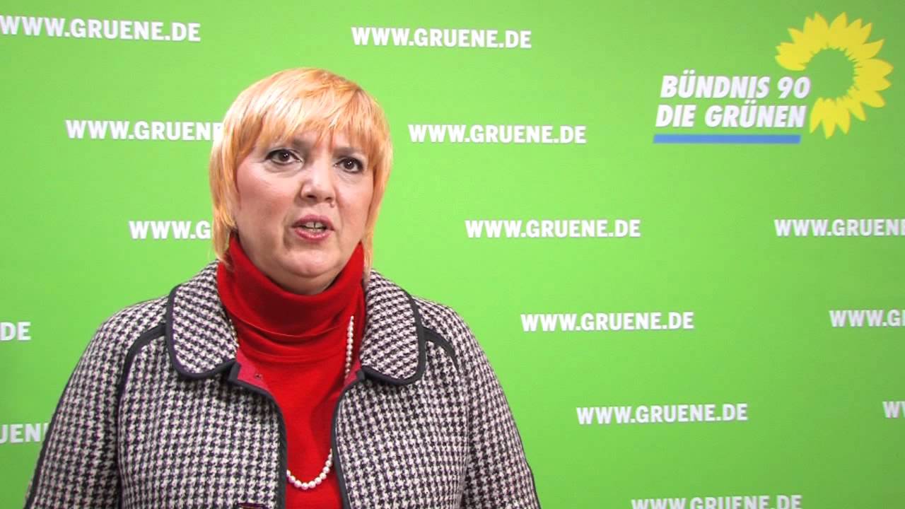 Claudia Roth über Ratingagenturen, Rechtsextremismus und Solarförderung