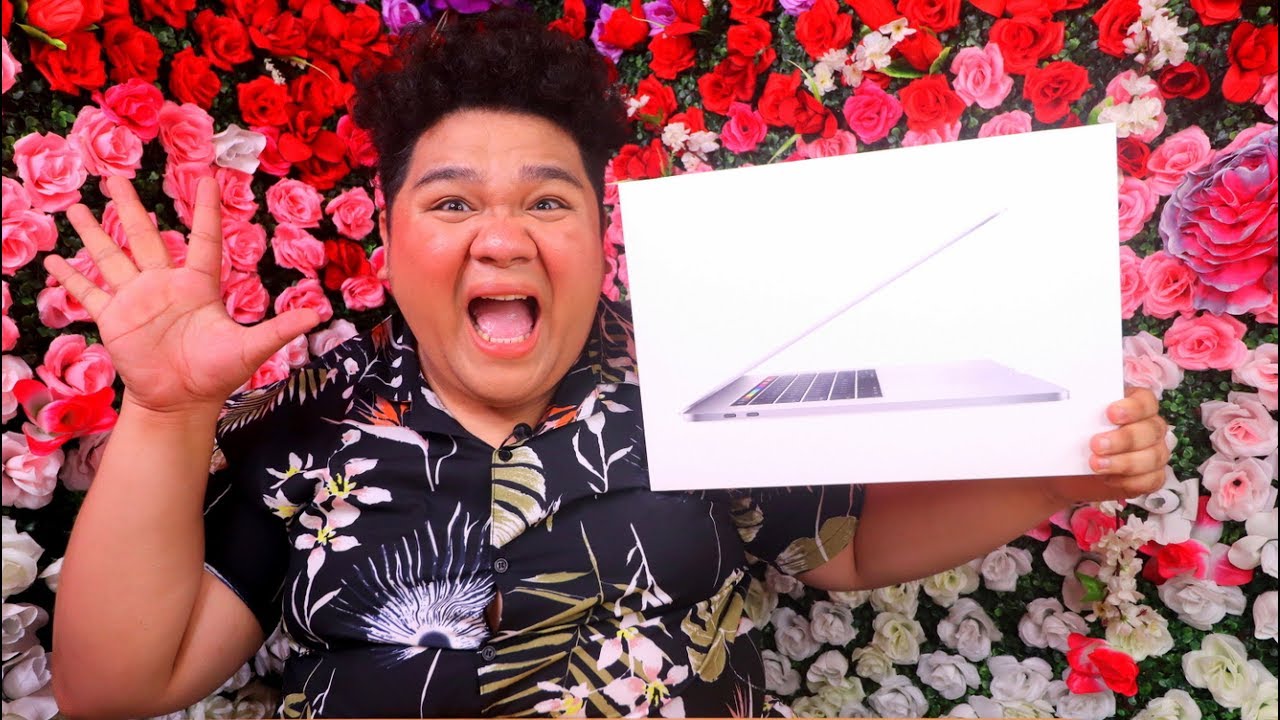 UNBOXING MY NEW LAPTOP (MACBOOK PRO 2019)