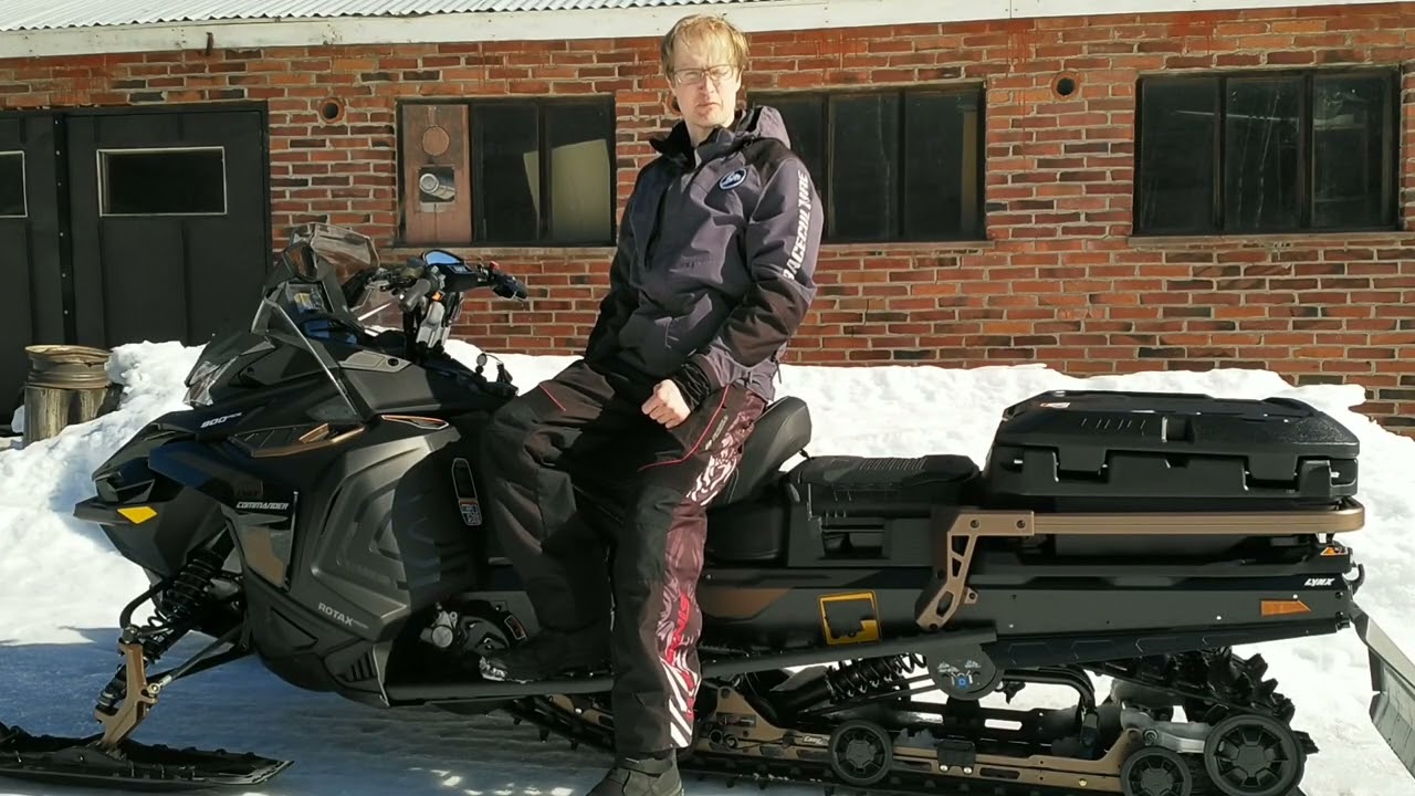 Lynx Commander gt 900 -22 esittelyä ja puunajoa.