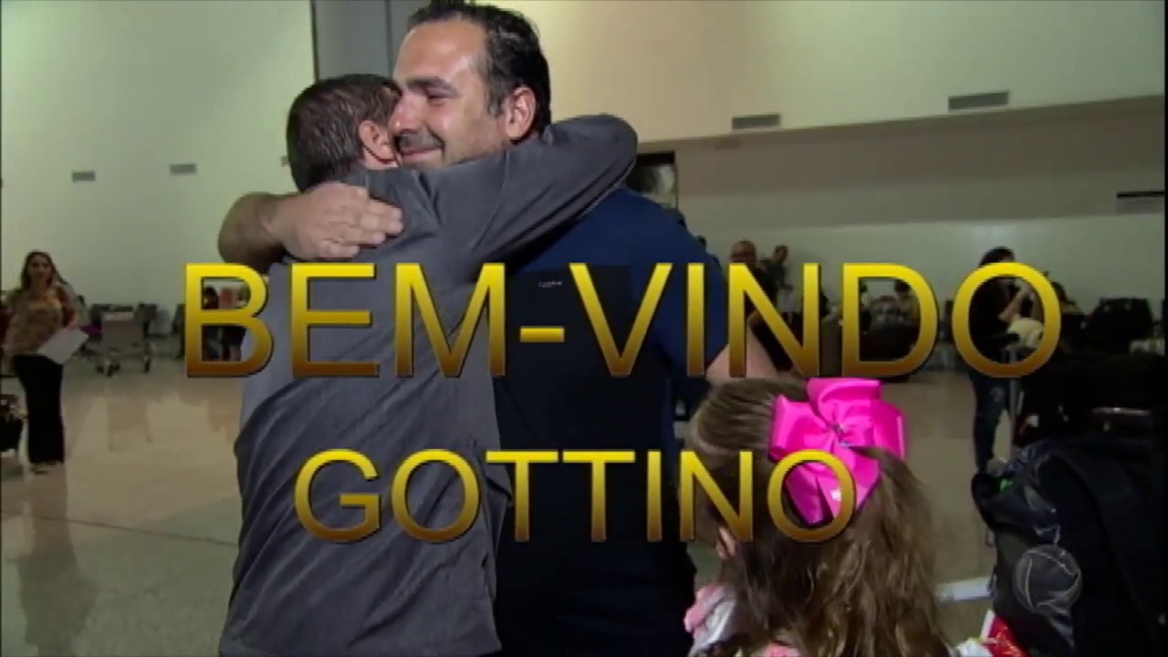 Equipe do Balanço Geral surpreende Reinaldo Gottino no fim das férias