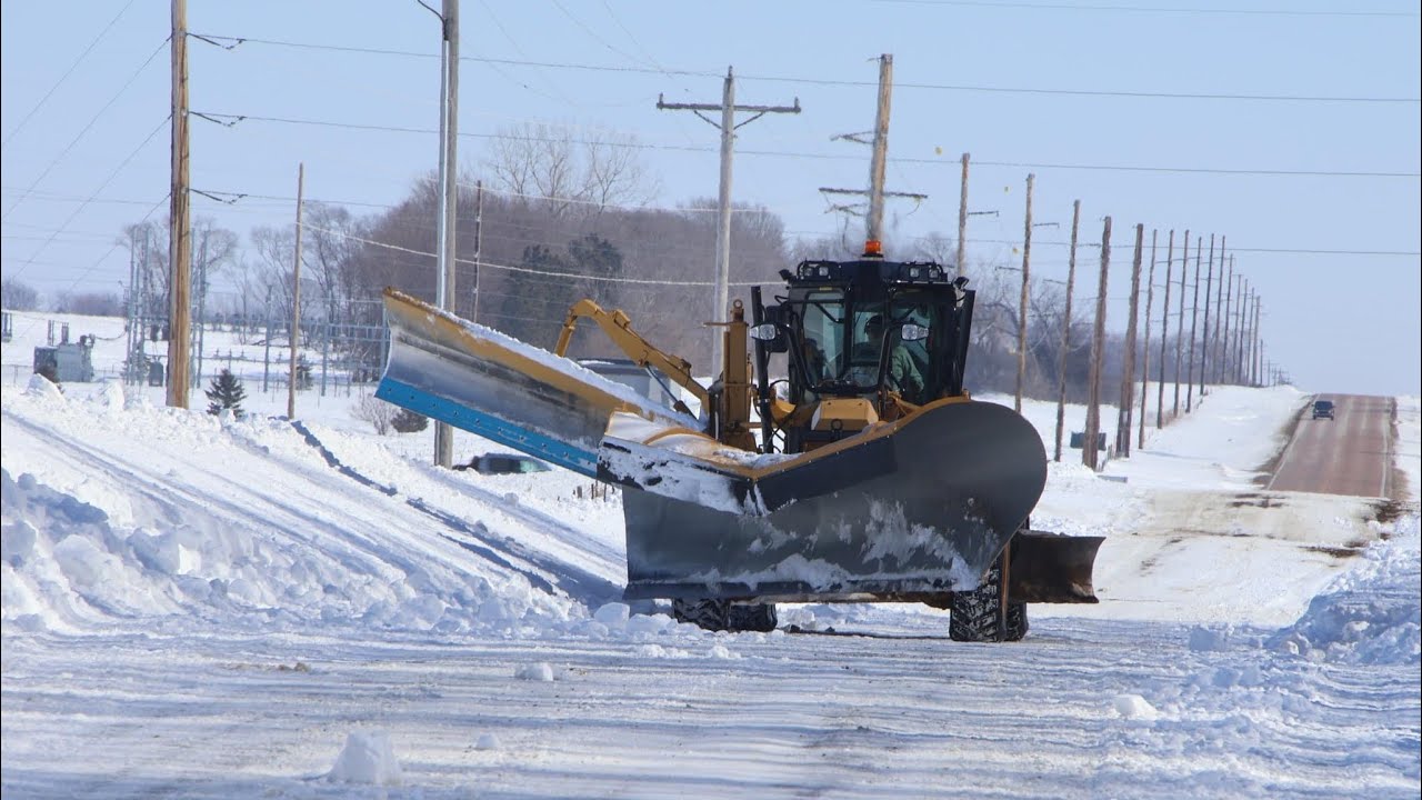 How to properly shelf snow with motor grader wing