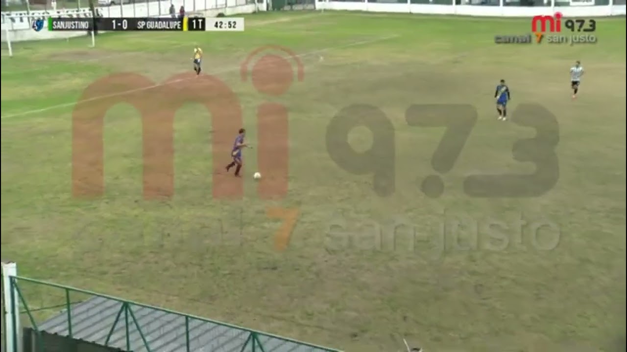 Ayrton Brussa (Defensor, central/lateral derecho)