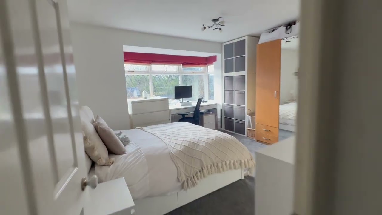 For Sale, Wollescote Drive, Solihull, B91 3YN